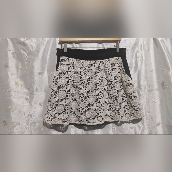 Chaser Skirts Chaser Black Creme Lace Mini Skirt Wpockets Sz Med